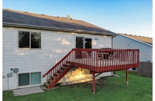 626 Constitution Ln, DeForest, WI 53532