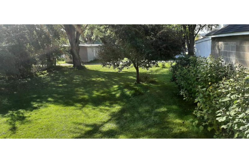 1004 Plum St, Reedsburg, WI 53959