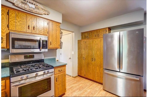 1264 Crossing Ridge Tr, Sun Prairie, WI 53590