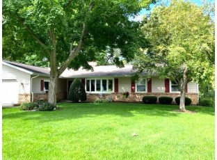 558 S Hillcrest Dr Verona, WI 53593