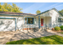 102 E Taft St, Stoughton, WI 53589