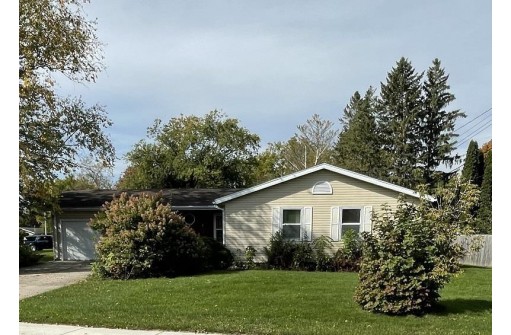 908 Rock Ave, Waupun, WI 53963