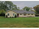 N6767 Jonathan Dr, Pardeeville, WI 53954