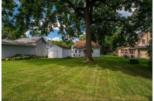 6017 Exchange St, McFarland, WI 53558