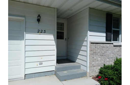 223 S 3rd St, Evansville, WI 53536