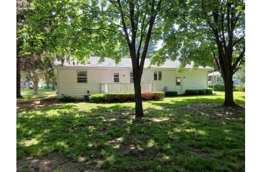 223 S 3rd St, Evansville, WI 53536