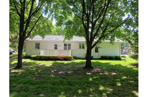 223 S 3rd St, Evansville, WI 53536