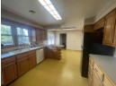 2512 Crestview Dr, Beloit, WI 53511