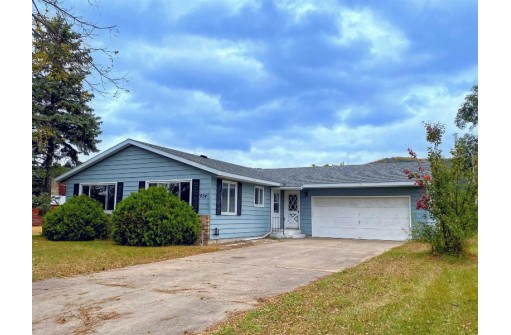 934 S Fremont St, Prairie Du Chien, WI 53821