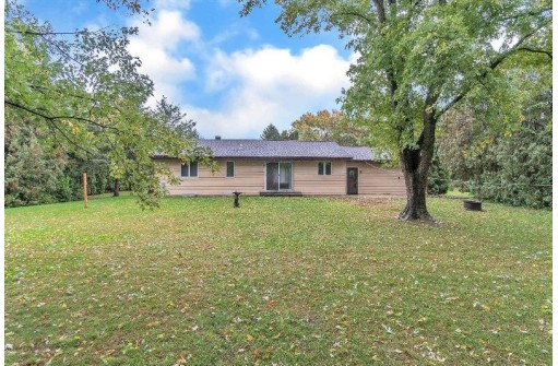 4122 S Tracey Rd, Janesville, WI 53546