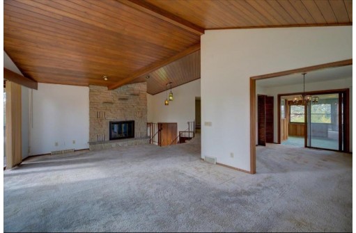 4539 Stonewood Dr, Middleton, WI 53562-4209