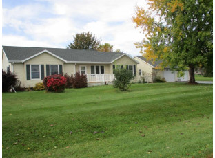 N7495 Edgewater Dr Beaver Dam, WI 53916