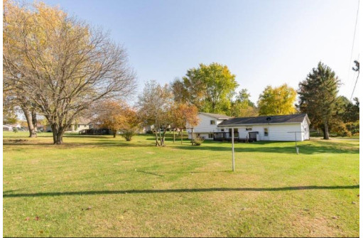 W7810 Star Court Rd, Pardeeville, WI 53954