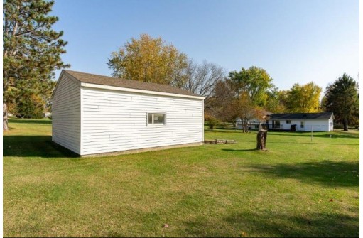 W7810 Star Court Rd, Pardeeville, WI 53954