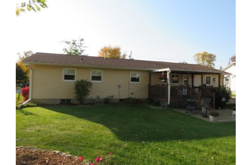 218 Spring St, Fox Lake, WI 53933-0000