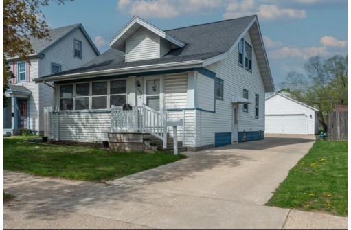 1064 Center Ave, Janesville, WI 53546