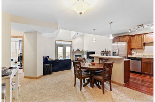 8253 Mayo Dr 309, Madison, WI 53719