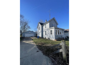 416 E Carroll St Portage, WI 53901