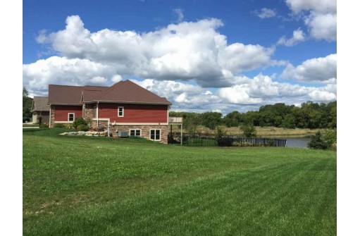 297 Venture Ln, Deerfield, WI 53531