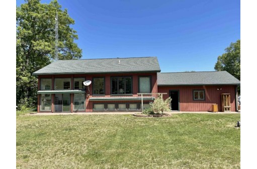 N5839 Woodland Hills Rd, New Lisbon, WI 53950