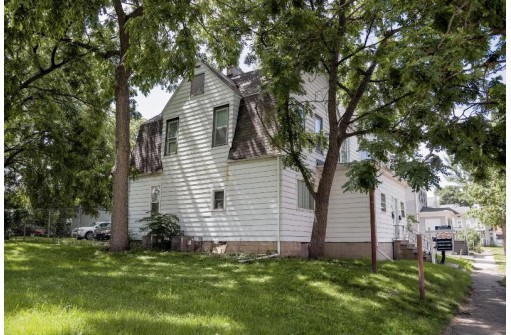 164 S Franklin St, Janesville, WI 53548