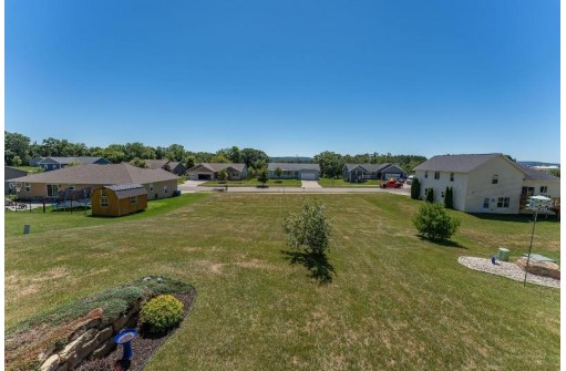 1530 20th St, Baraboo, WI 53913