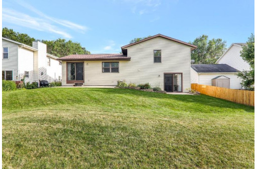 6246 Sandsnes Ln, Madison, WI 53719