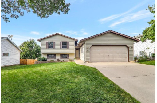 6246 Sandsnes Ln, Madison, WI 53719