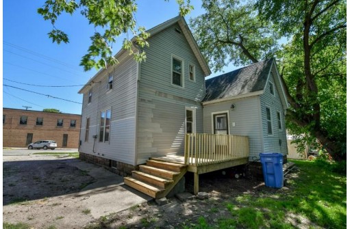 209 East St, Baraboo, WI 53913