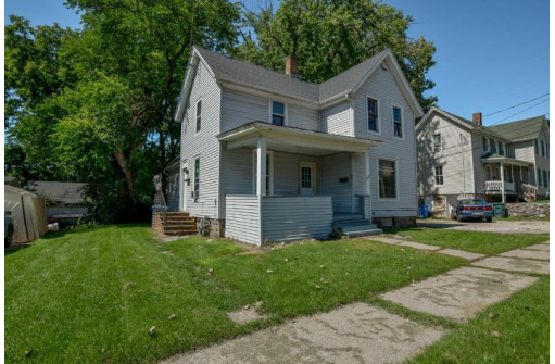 209 East St, Baraboo, WI 53913