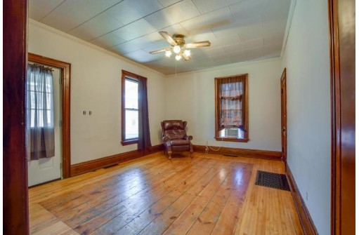 209 East St, Baraboo, WI 53913