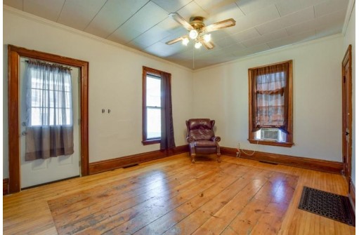 209 East St, Baraboo, WI 53913