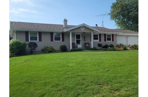 442 Waveland Rd, Janesville, WI 53548