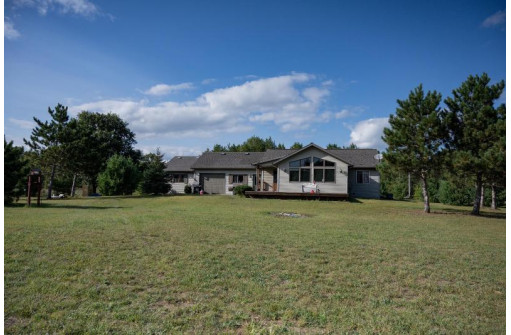 W5575 Bills Ln, Necedah, WI 54646