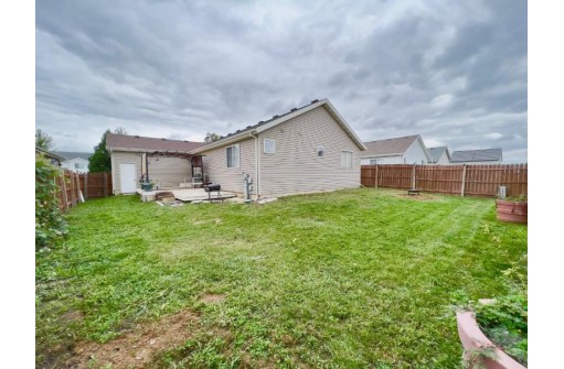 2735 Hazelnut Tr, Sun Prairie, WI 53590