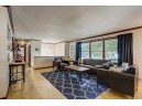 913 Greenwich Dr, Madison, WI 53711