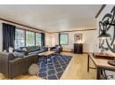 913 Greenwich Dr, Madison, WI 53711