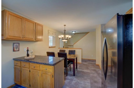 11 Sonora Ct, Madison, WI 53719