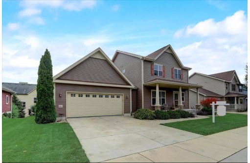 9001 Pine Hollow Pl, Verona, WI 53593