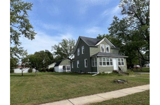 116 N Cedar St, Adams, WI 53934