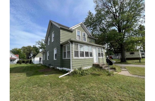 116 N Cedar St, Adams, WI 53934