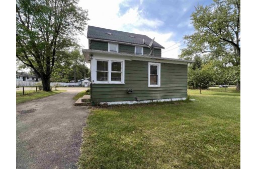 116 N Cedar St, Adams, WI 53934