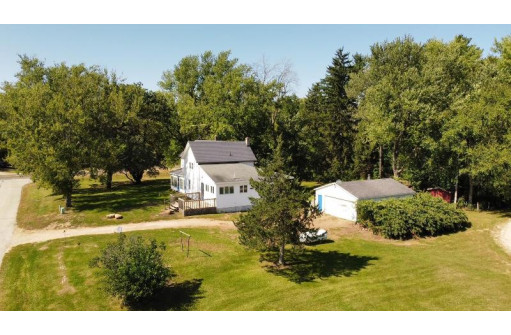 W8190 Phillips Rd, Poynette, WI 53955