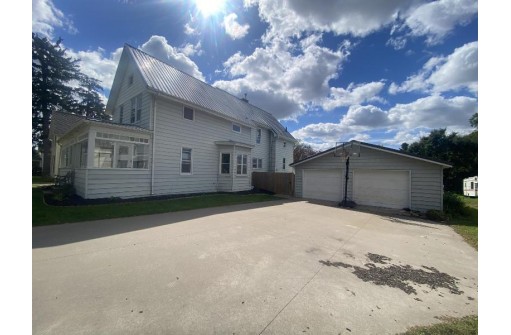 65 W Main St, Benton, WI 53803