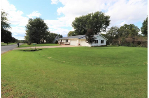 4260 Pella Ln, McFarland, WI 53558