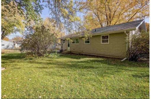 824 N Madison St, Stoughton, WI 53589