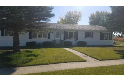 1033 Oriole St, Waupun, WI 53963