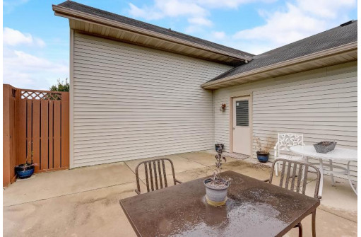 239 S Musket Ridge Dr, Sun Prairie, WI 53590