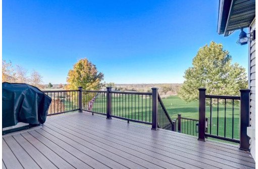 N7413 High Prairie Ln, New Glarus, WI 53574