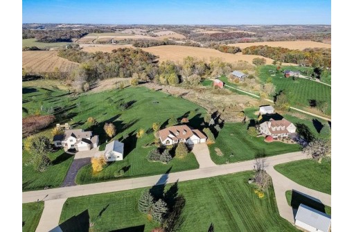 N7413 High Prairie Ln, New Glarus, WI 53574